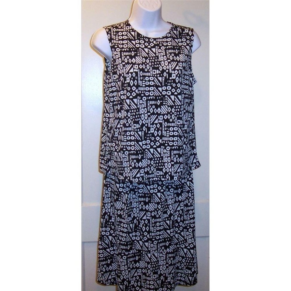 LAURA ASHLEY Skirt Set Sz S Black White Artsy‎